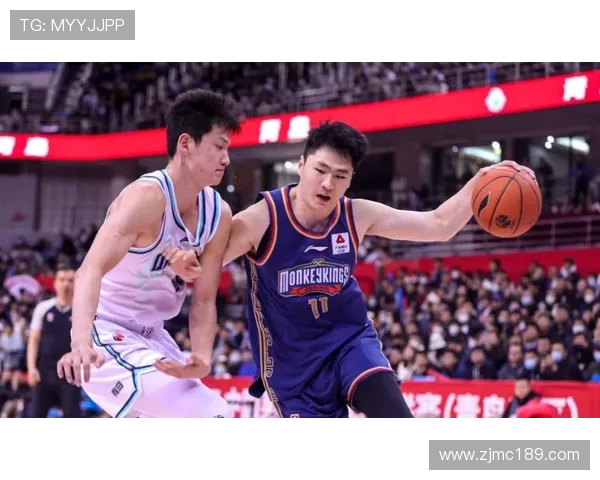 南京篮球队比赛经验引发热议球迷对战术和表现的不同看法