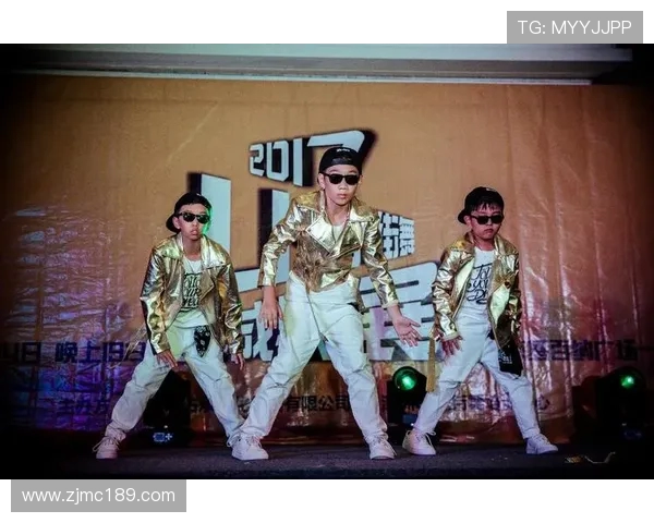 深圳街舞队区域防守分析与表现评估探讨 深圳街舞队区域防守分析与表现评估探讨