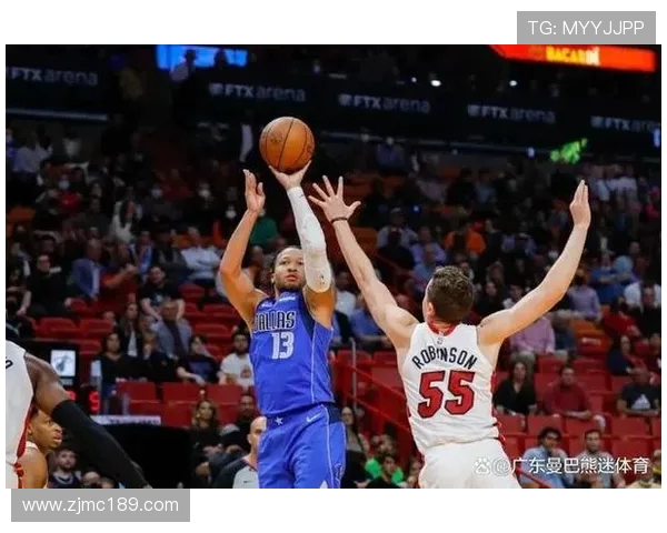 洛杉矶火队与纽约自由队的激烈对决引发篮球迷热议 洛杉矶火队与纽约自由队的激烈对决引发篮球迷热议