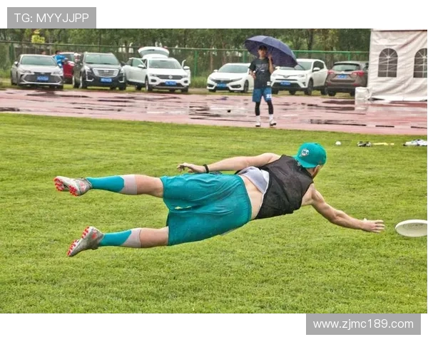 北京飞盘队在世界滑板锦标赛中以61分稳居积分榜首位 北京飞盘队在世界滑板锦标赛中以61分稳居积分榜首位